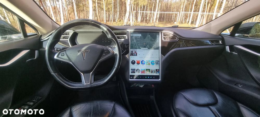 Tesla Model S 85D Allradantrieb - 11