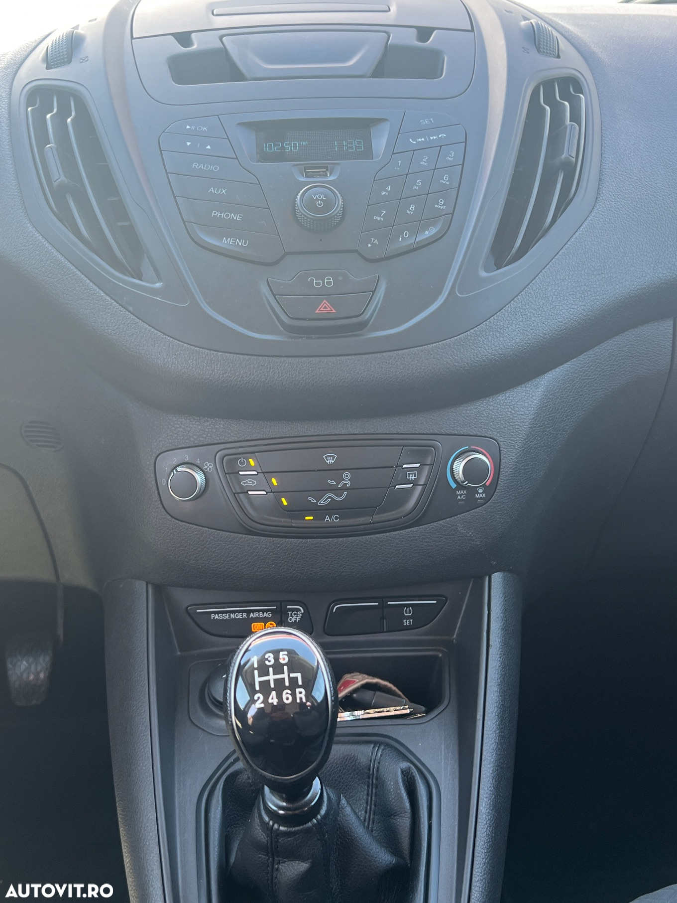 Ford Tourneo Courier 1.5 TDCi S&S Titanium - 9