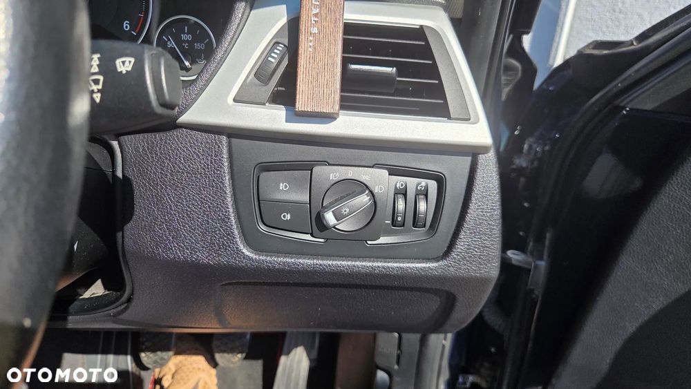 BMW Seria 3 320d DPF Efficient Dynamics Edition - 16