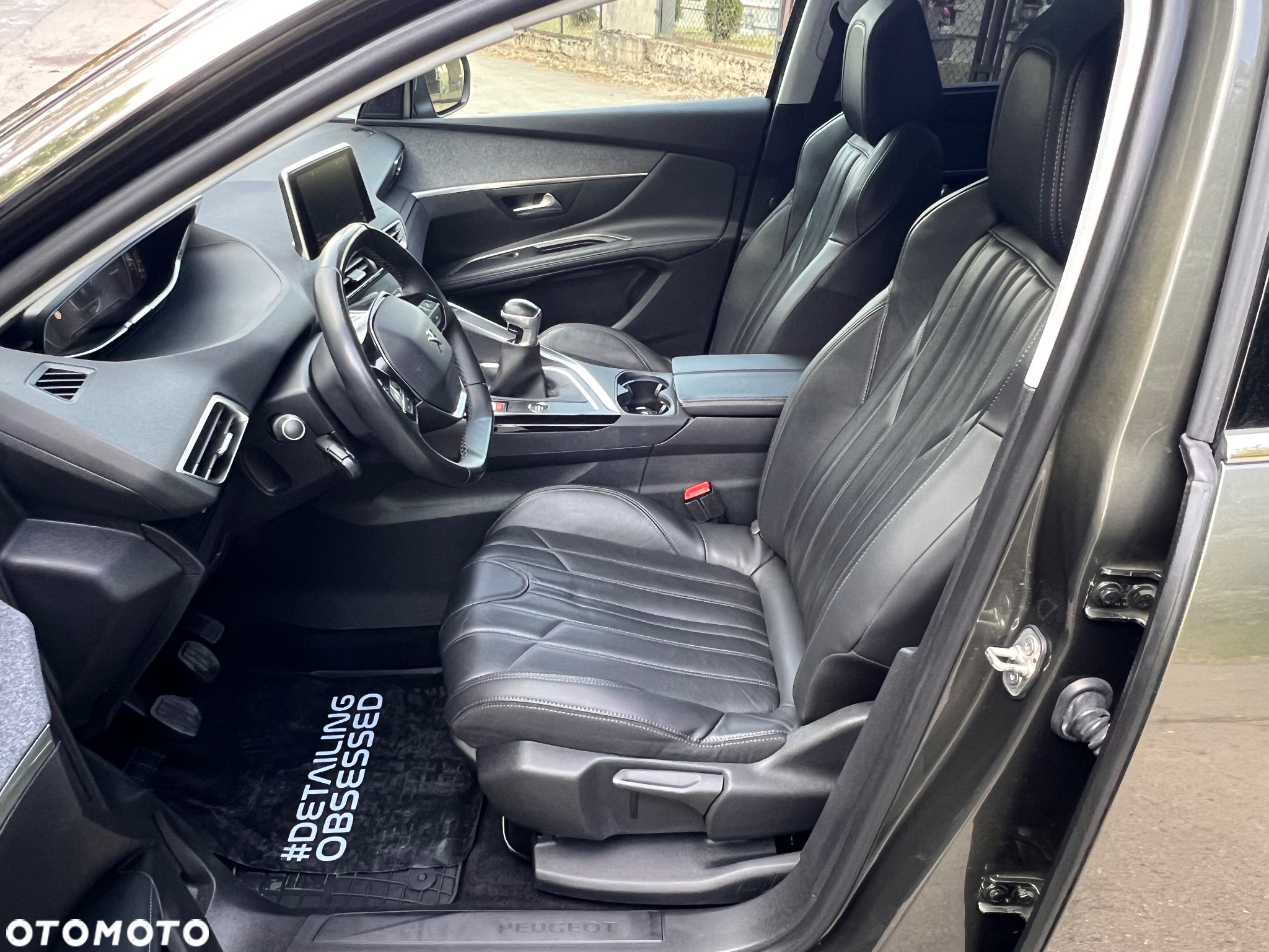 Peugeot 5008 1.5 BlueHDi Allure S&S - 19