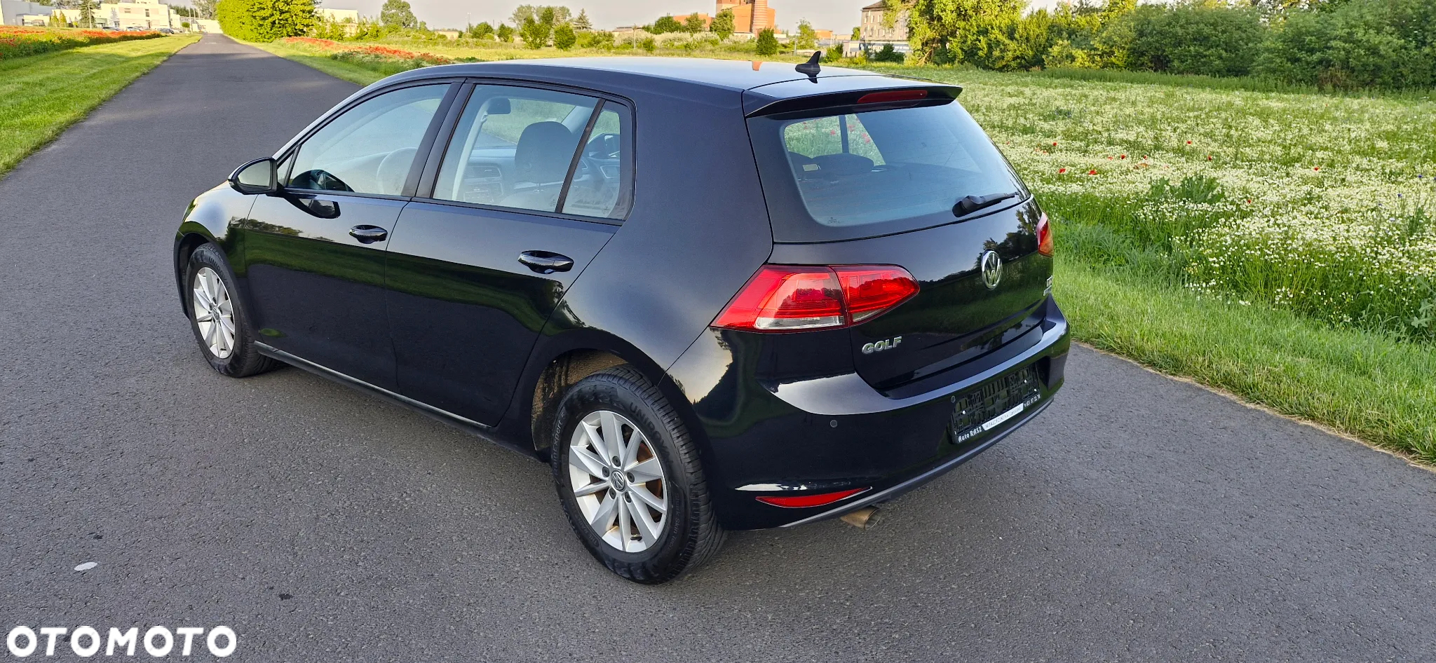 Volkswagen Golf 1.6 TDI BlueMotion Technology Comfortline - 6