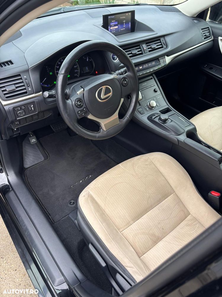 Lexus CT - 13