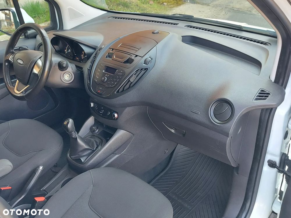Ford COURIER - 18