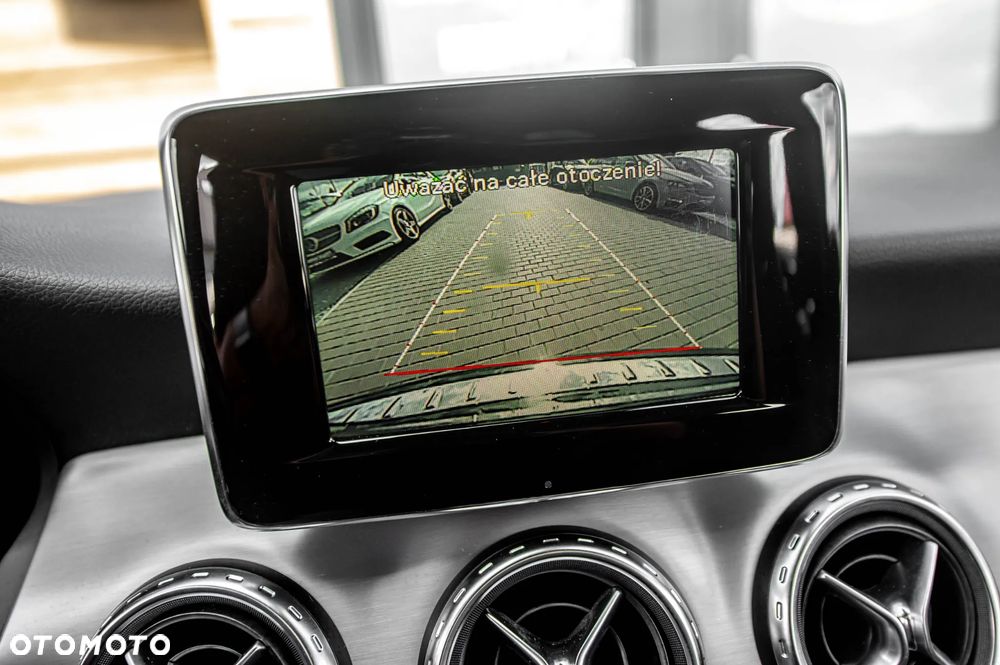 Mercedes-Benz GLA 250 4Matic 7G-DCT AMG Line - 29