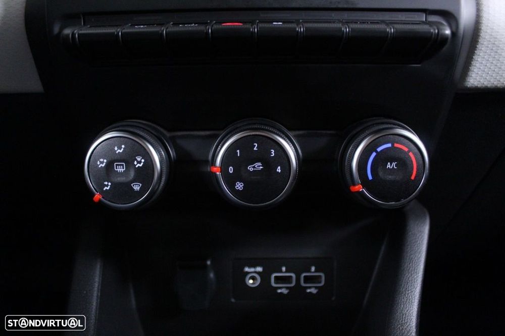 Renault Clio 1.0 TCe Evolution - 28