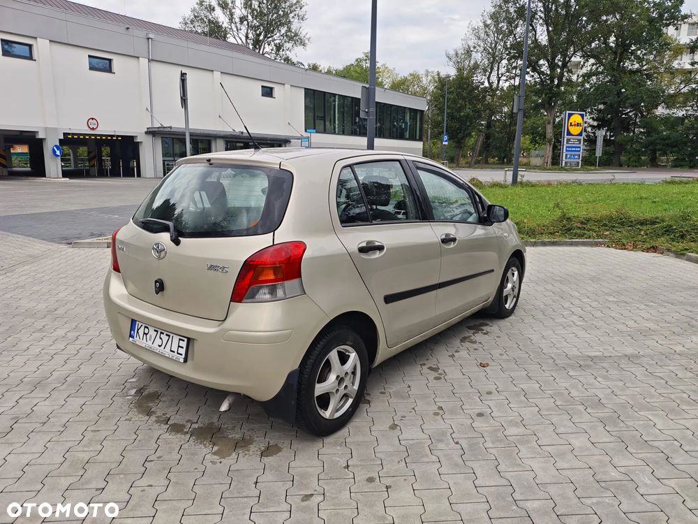 Toyota Yaris 1.0 Luna A/C - 6