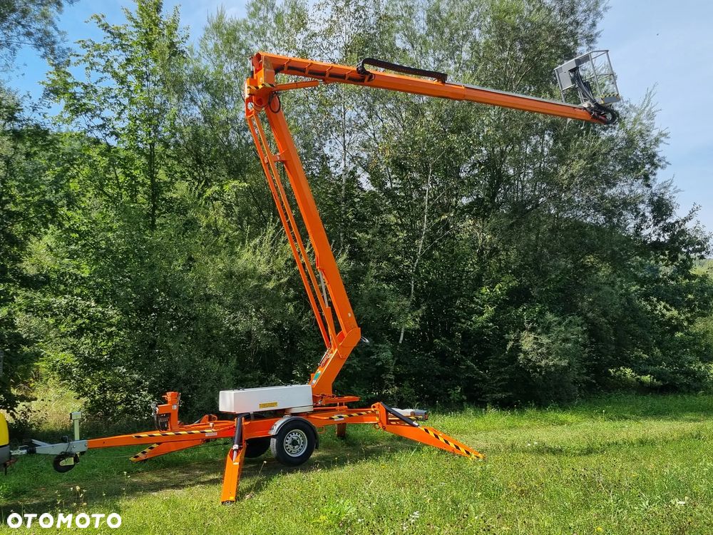 Nifty 170 HAC Zwyżka koszowa 17 metrów Podnośnik. jak Nowa z salonu 2015rok. PRĄD 230v. 4 sekcje sterowania na dole Nowy model! Z komuny Norweskiej. Używana była 1 raz do roku. Serwisowana w DEKRA do końca OKAZJA. Zwyżka Obrotowa. Poziomowanie kosza. Pełna Hydraulika. Ani deka luzów i wycieków. Zadbany sprzęt. Posiadam 2 identyczne sztuki. Druga z 2020 roku! - 7
