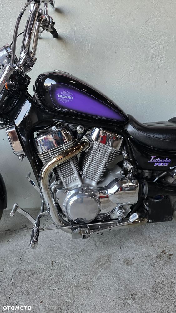 Suzuki Intruder - 15