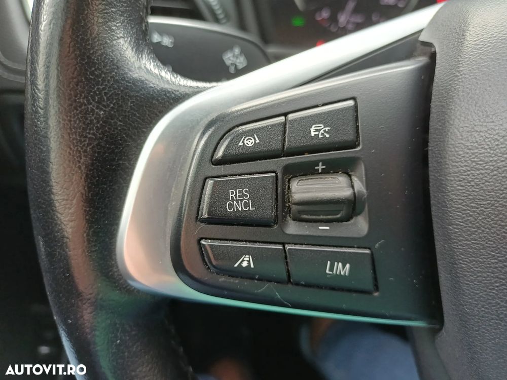 BMW Seria 2 218d xDrive AT - 18