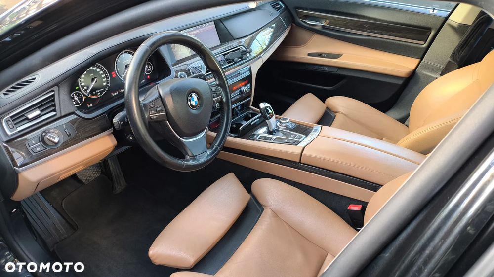 BMW Seria 7 740d xDrive - 5