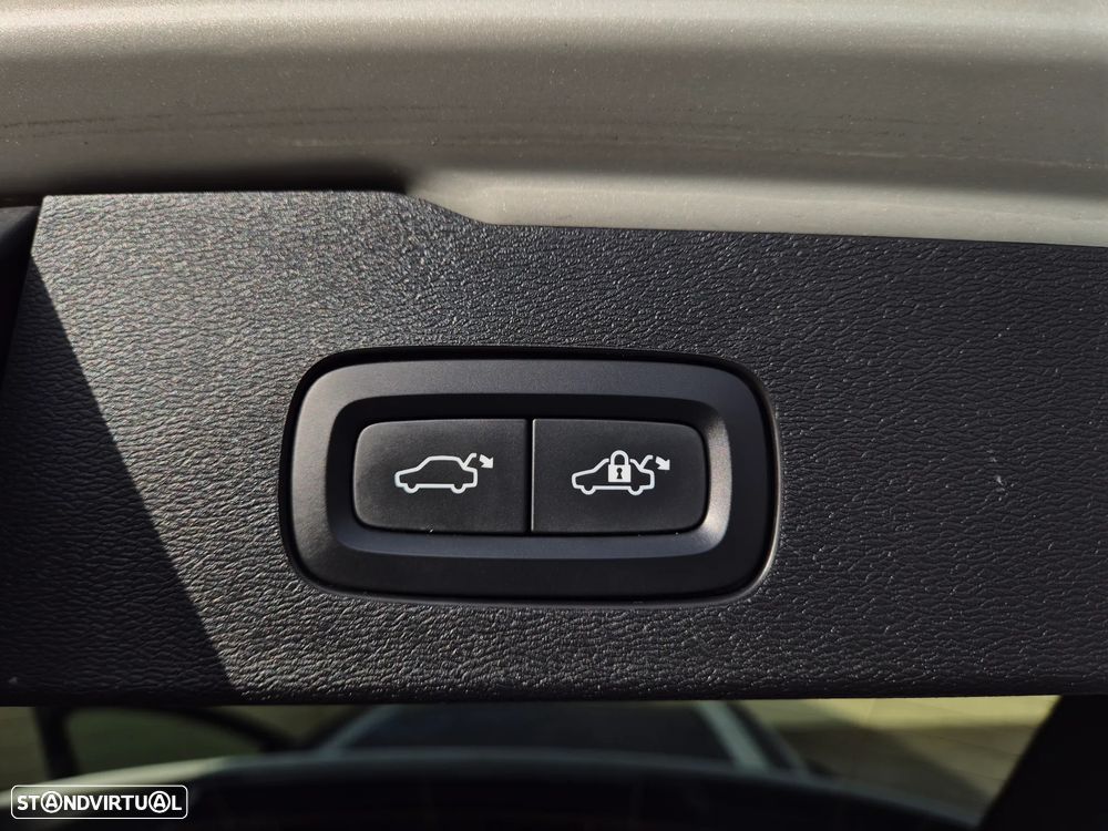 Volvo V60 2.0 T6 AWD TE R-Design - 57