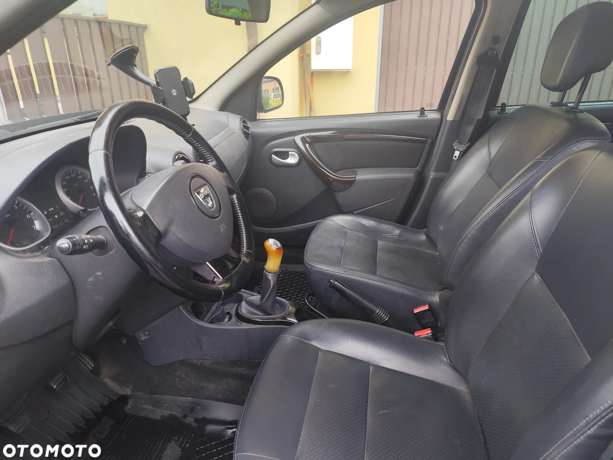 Dacia Duster 1.6 - 9