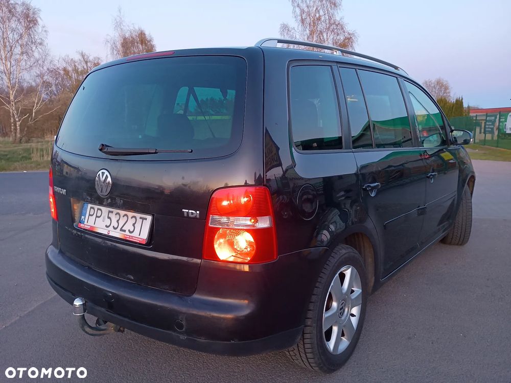 Volkswagen Touran 1.9 TDI Highline - 21
