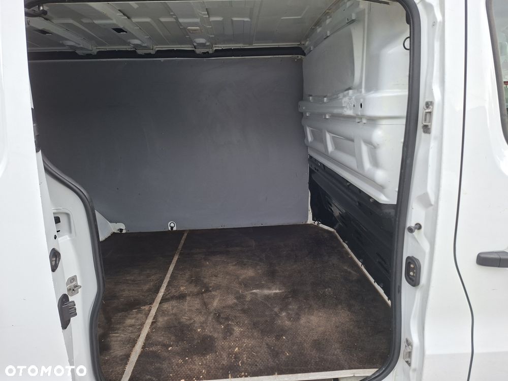 Renault Trafic - 13