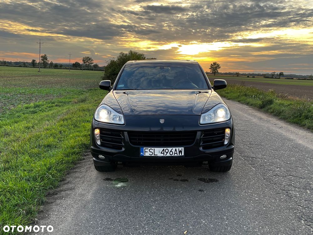 Porsche Cayenne - 2