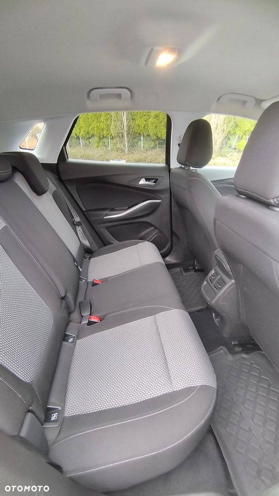 Opel Grandland X 1.2 T GPF Design Line S&S - 17