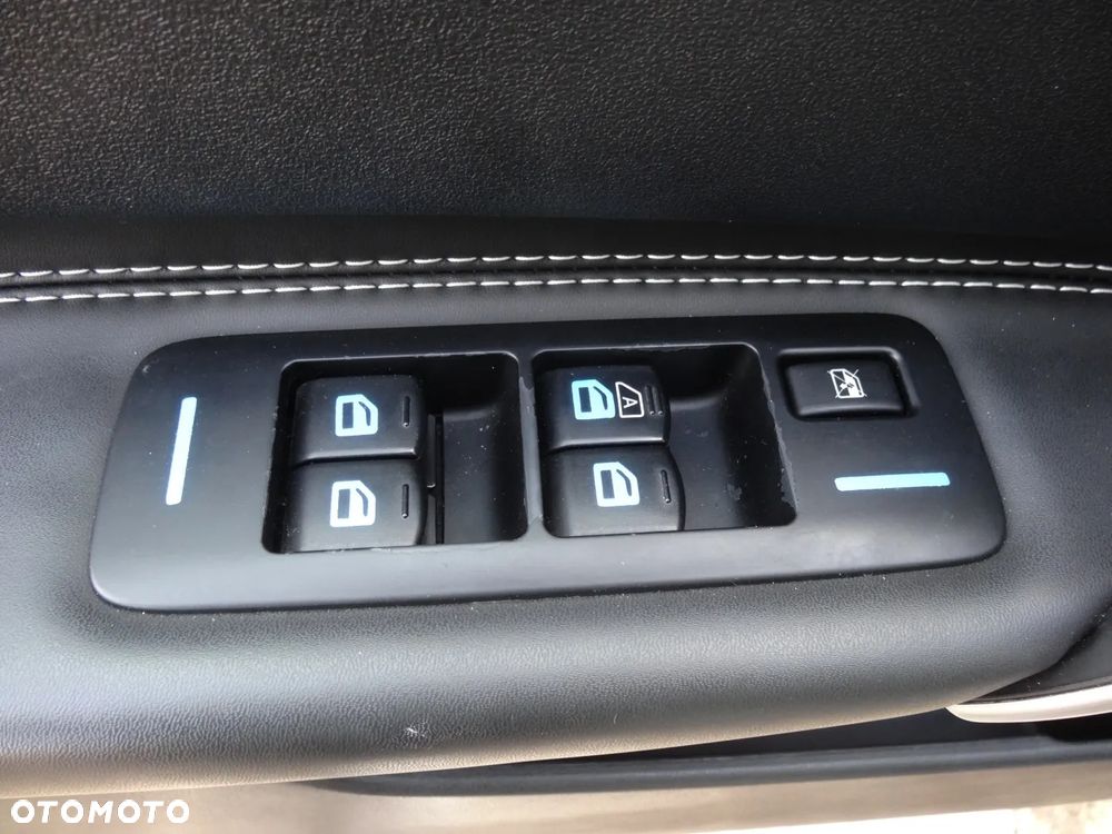 Nissan Qashqai 1.6 dCi 4x4 Tekna - 31