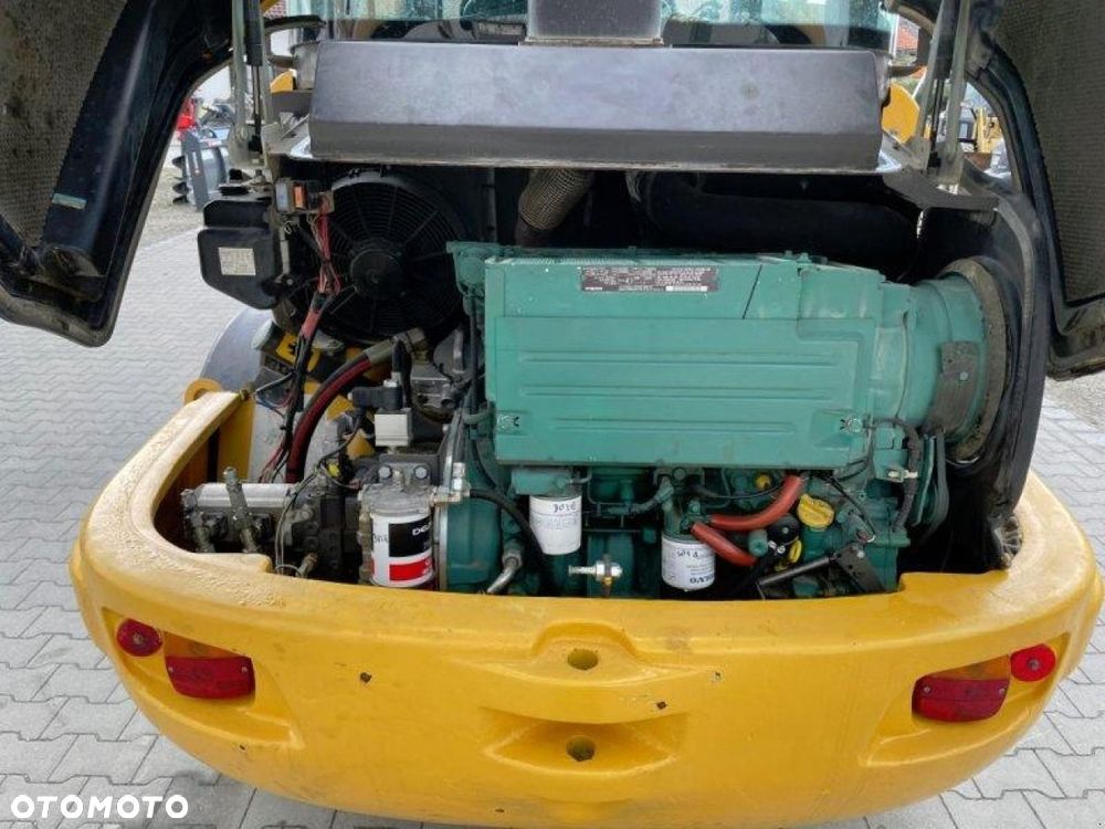 Volvo L25f / ROKU 2011 / łopata 4w1 - 10