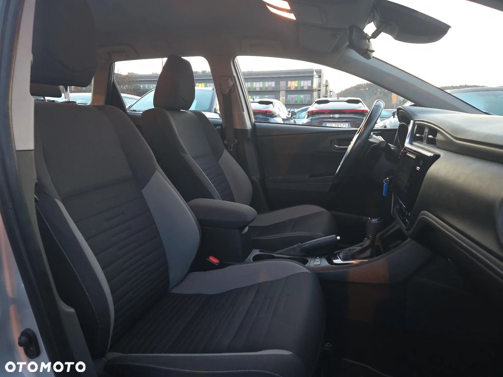 Toyota Auris 1.6 Premium MS - 25