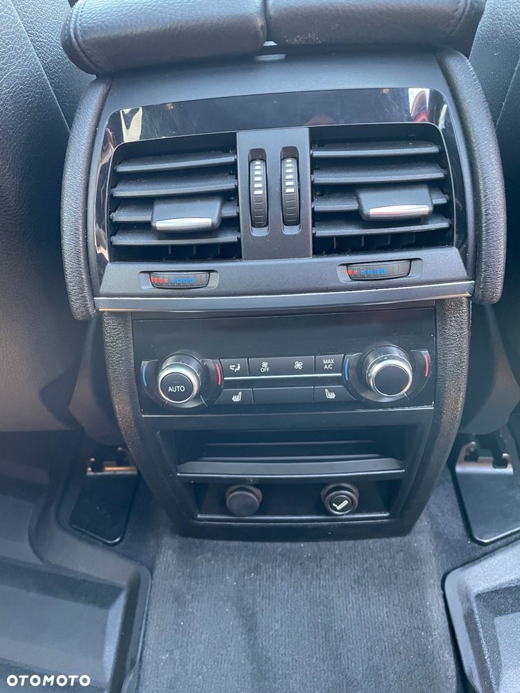 BMW X5 xDrive35i - 12