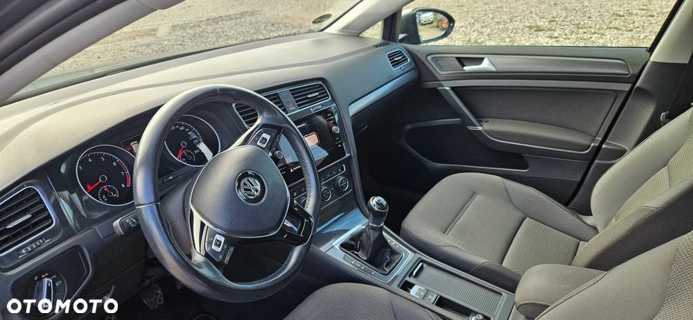 Volkswagen Golf - 17