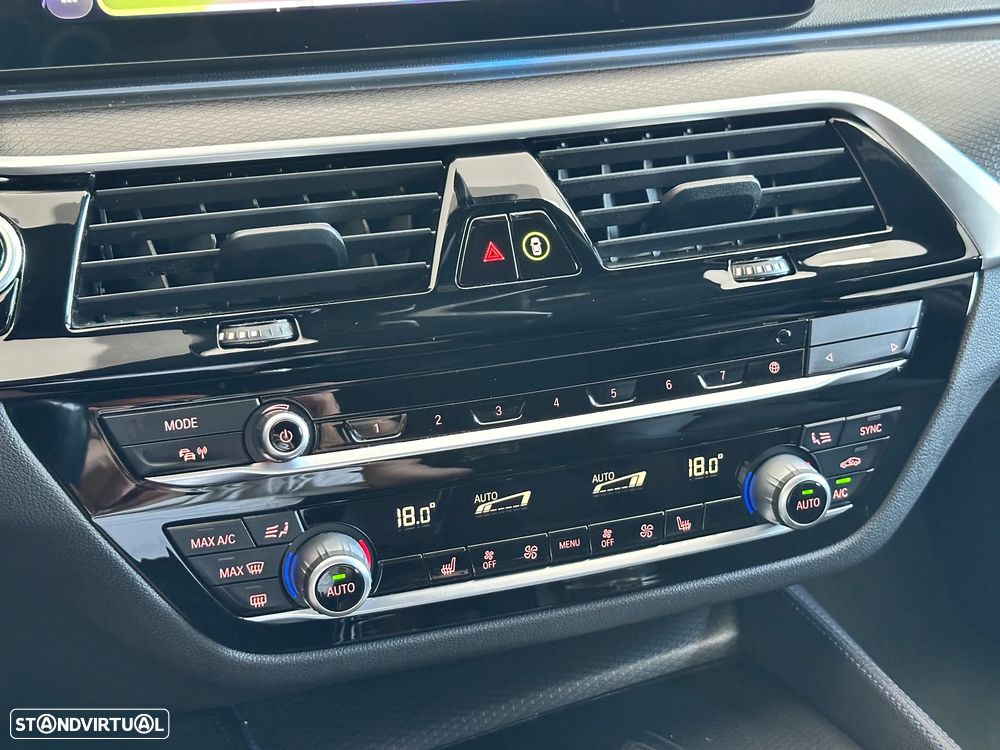 BMW 530 e Pack Desportivo M - 15