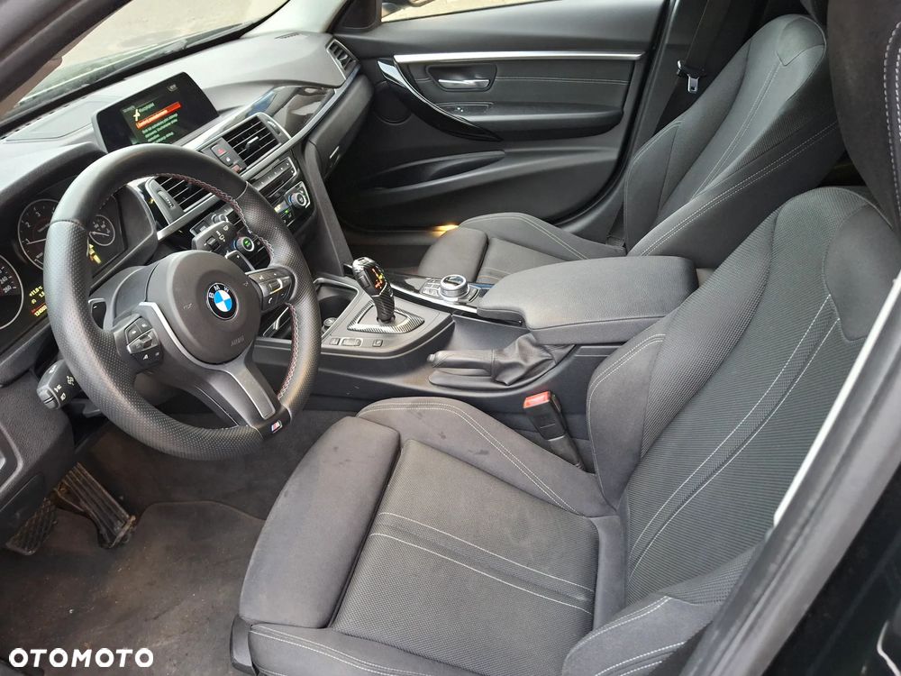 BMW Seria 3 320d Sport Line Shadow sport - 13