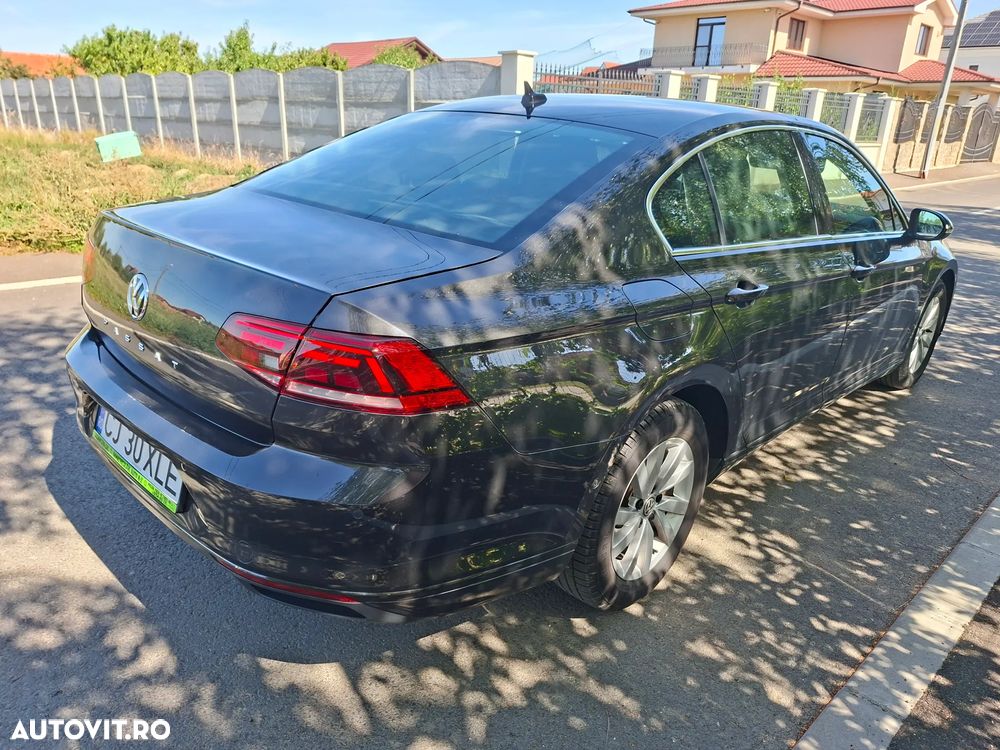 Volkswagen Passat 1.6 TDI SCR DSG Trendline - 15