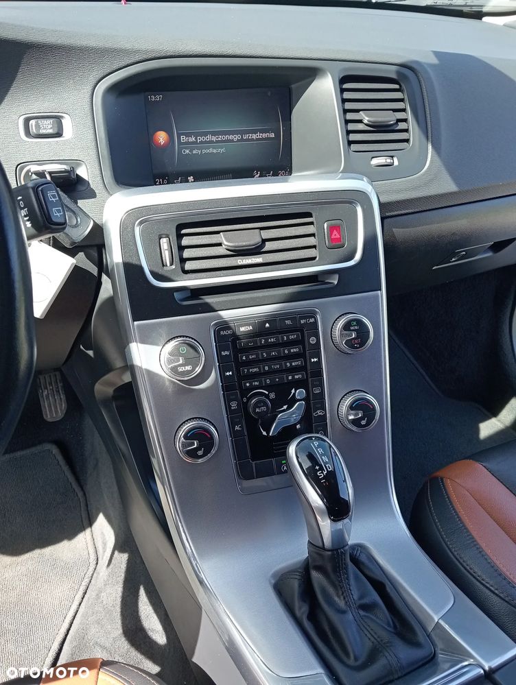 Volvo V60 Cross Country T5 AWD Summum - 6