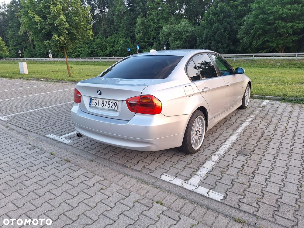 BMW Seria 3 320i - 11