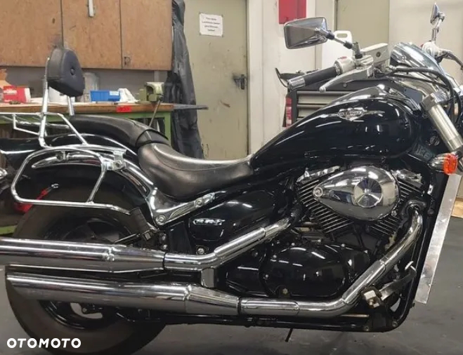 Suzuki Intruder - 3