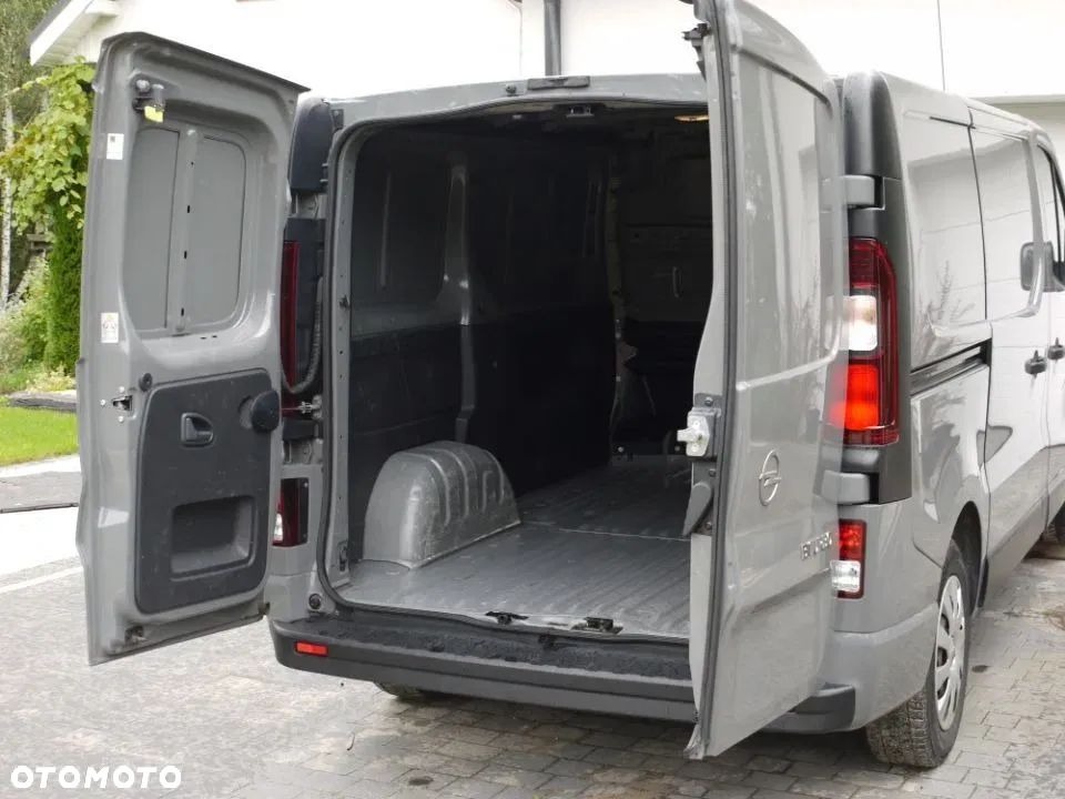 Opel Vivaro - 8