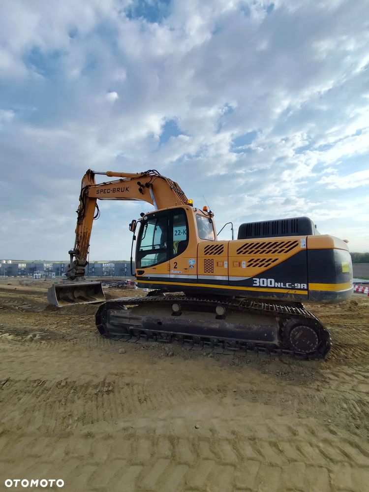 Hyundai HLC300-9A - 2