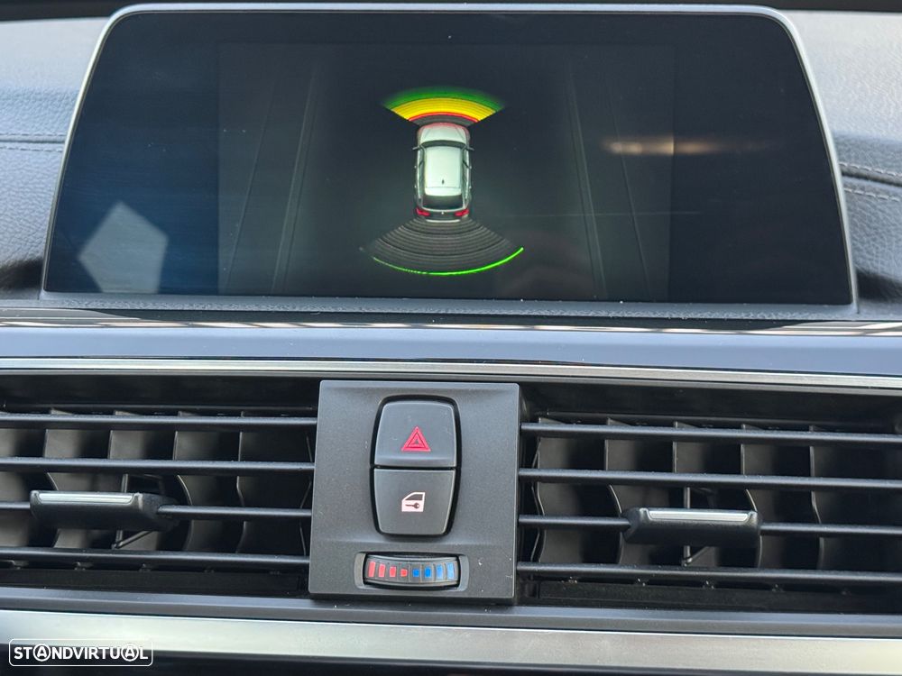 BMW 318 d Touring Aut. Sport Line - 12