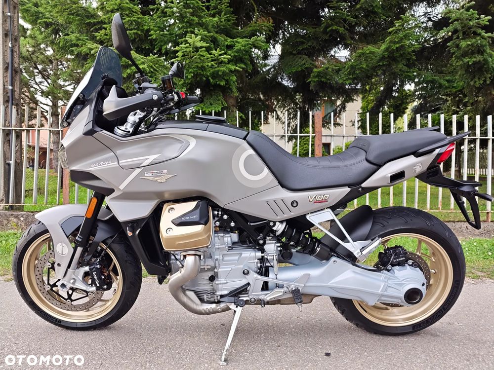 Moto Guzzi V100 Mandello - 12