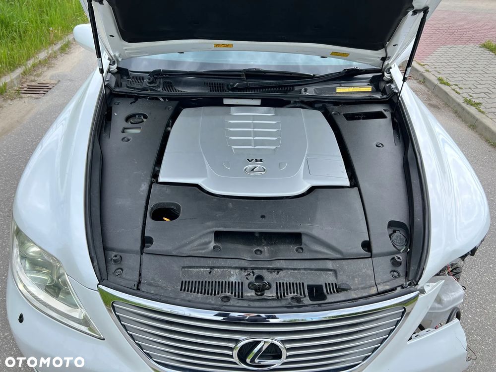 Lexus LS - 38