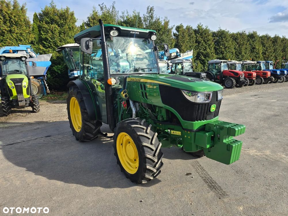 John Deere 5085GF - 3