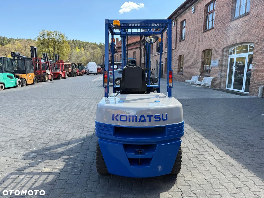 Komatsu FD30T-11E - 4