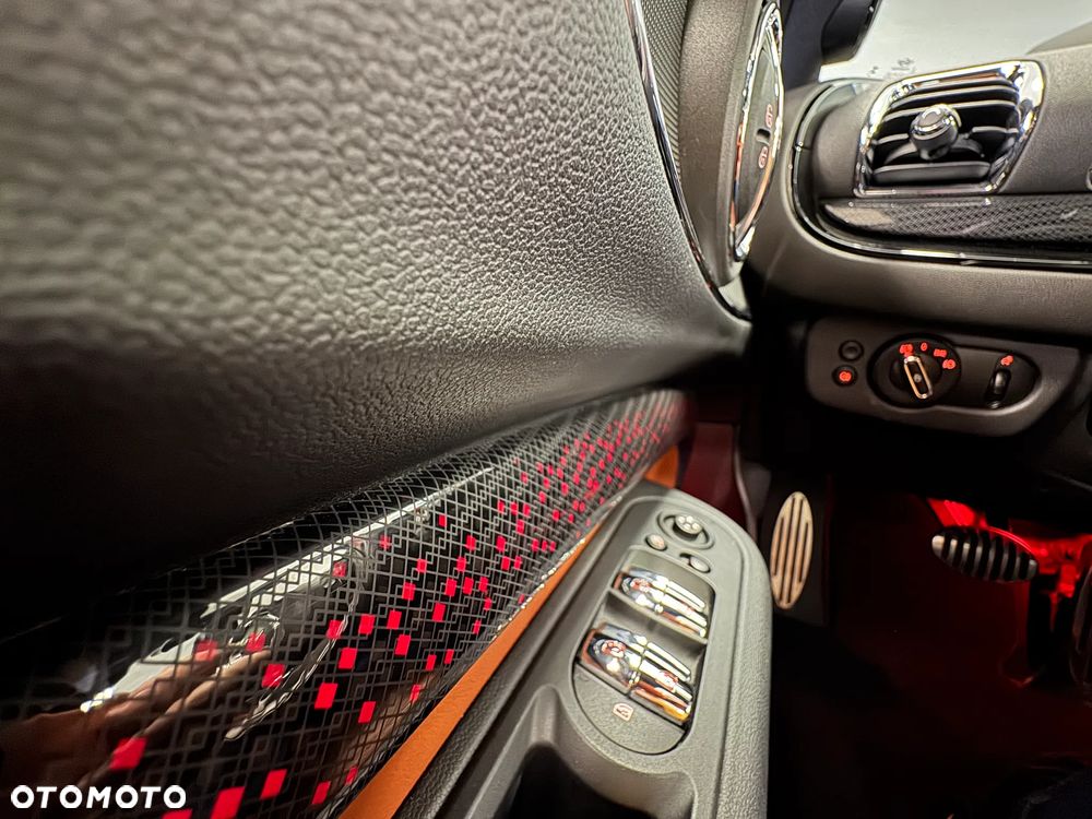 MINI John Cooper Works ALL4 sport - 24