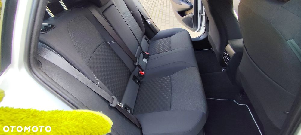 Toyota Corolla 1.8 Hybrid Comfort - 22