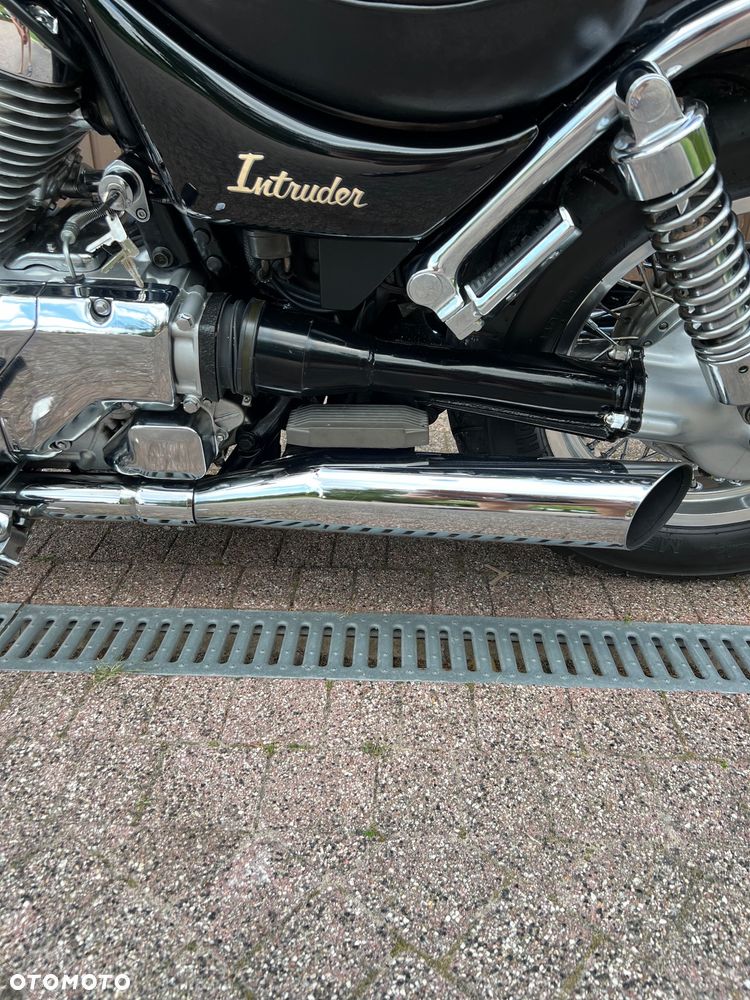 Suzuki Intruder - 22
