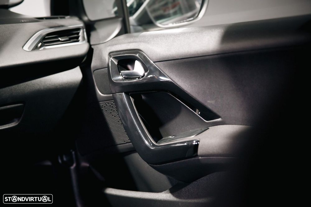 Peugeot 208 1.6 BlueHDi Style - 13
