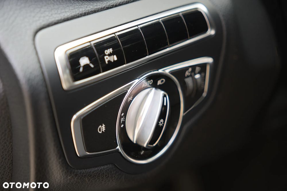 Mercedes-Benz Klasa C 180 Kompressor Automatik BlueEFFICIENCY - 30