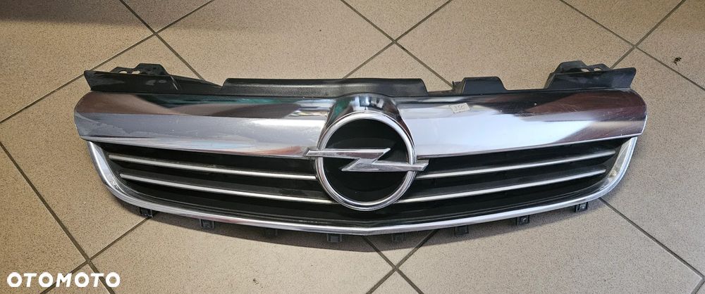 GRILL ATRAPA PRZÓD OPEL ZAFIRA B 13247331 - 1