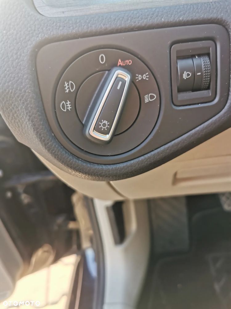 Volkswagen Golf - 32