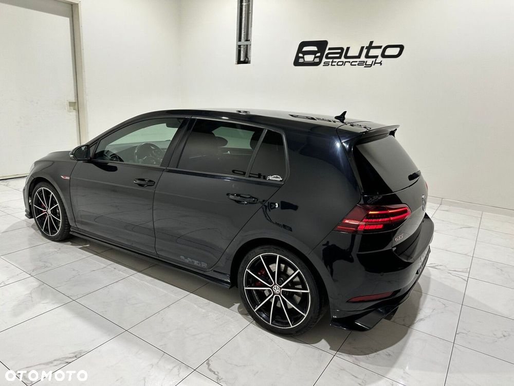 Volkswagen Golf - 17