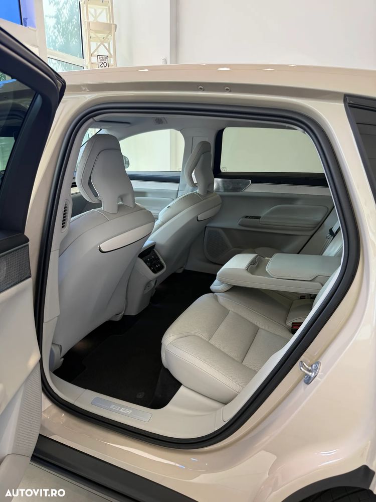 VOLVO Unknown Model 2025 — imagine 17