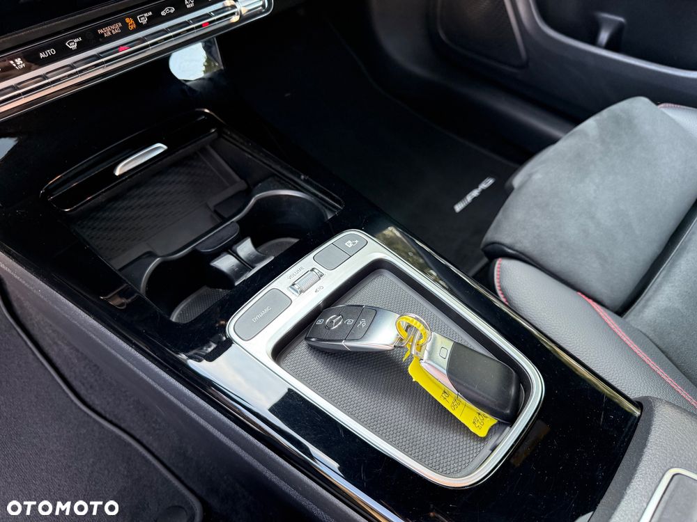 Mercedes-Benz CLA 250 e 8G-DCT AMG Line - 39
