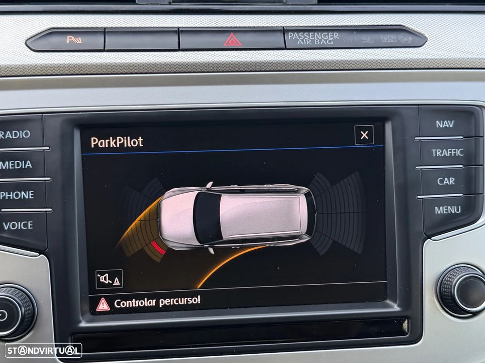 VW Passat Variant 2.0 TDI Confortline DSG - 9