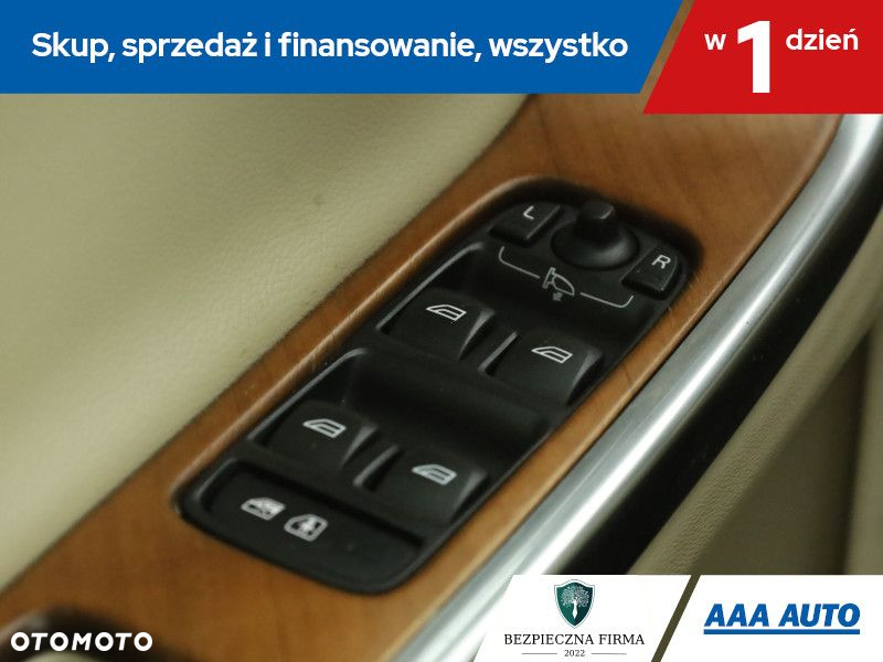 Volvo V60 Cross Country - 17